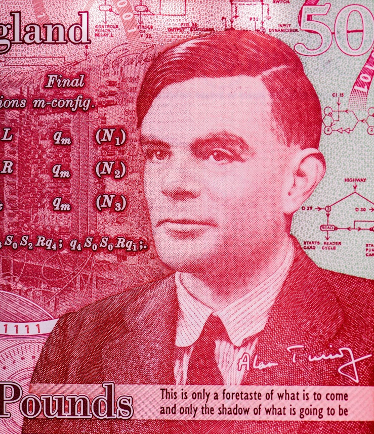 Elon Turing auf der polymeren 50-Pfund-Note.